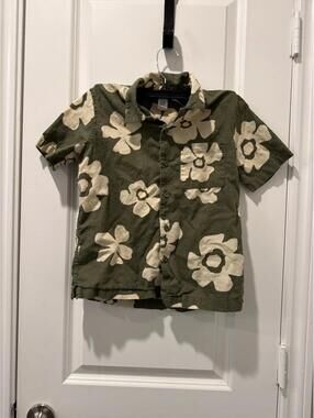 GAP Kids Olive Green Floral Short Sleeve Shirt Size 8